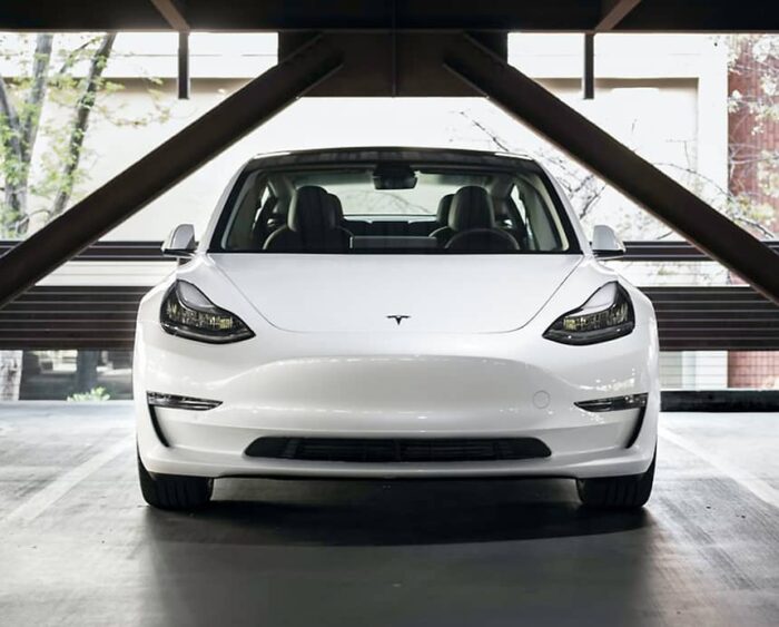 Tesla Model 3 - Image 2